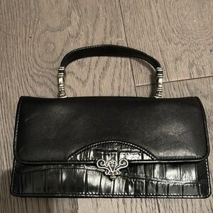 Stunning clutch purse in black for nights out